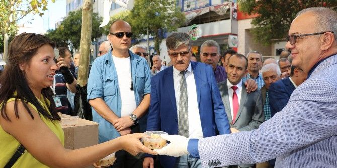 Başkan Ergün Aşure Hayrına Katıldı