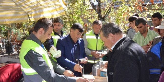 Emet Belediyesi’nden 5 Bin Kişiye Aşure