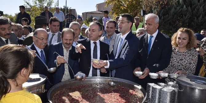 Kırıkkale Belediyesi’nden Aşure İkramı