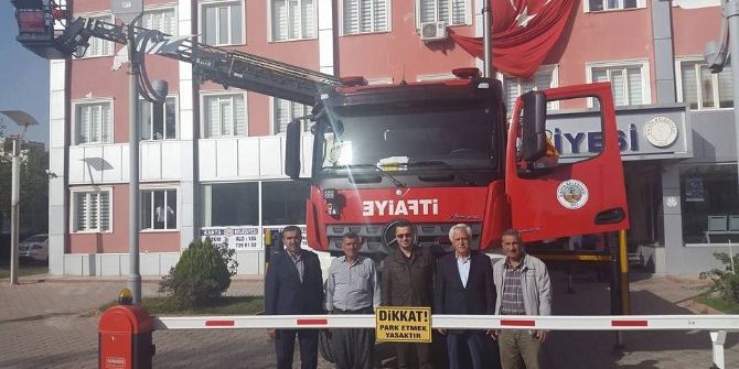 Kahta Belediyesi 2 İtfaiye Aracını Satın Aldı