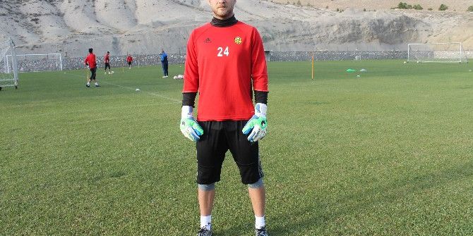 Yeni Malatyaspor’da Kaleci Hakan’dan Camiaya Mesaj