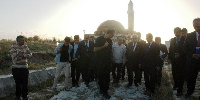 Bakan Avcı Stk Temsilcileriyle Bir Araya Geldi