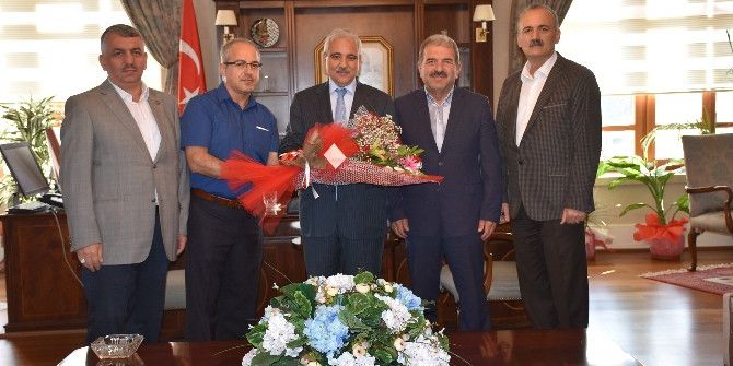 Soma Karadenizliler Derneği Vali Güvençer’i Ziyaret Etti