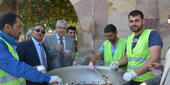 Gülşehir Belediyesinden Aşure İkramı