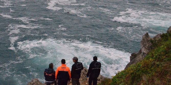 Balık Tutarken Denize Düşen Şahsı Arama Çalışmaları Sürüyor