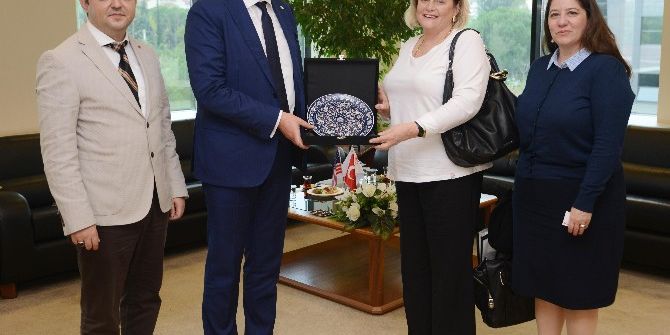 Abd Ticaret Ataşesi Andrews: