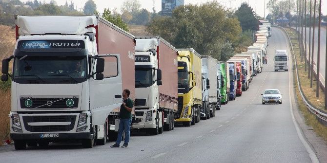 Kapıkule’de 3 Kilometre Tır Kuyruğu