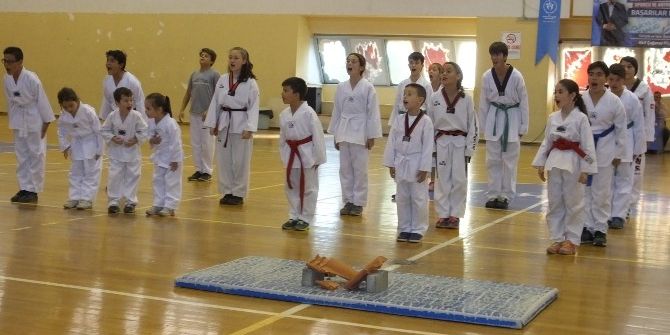 Burhaniye De Amatör Spor Haftası Töreni Şölene Dönüştü