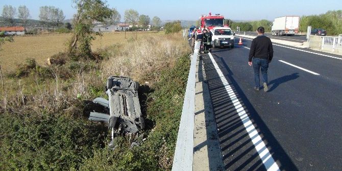Otomobil Şarampole Devrildi: 1 Ölü, 2 Yaralı