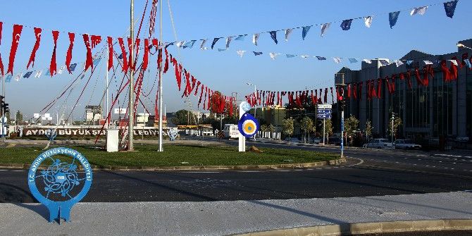 Demokrasi Kavşağına Dev Nazar Boncuğu