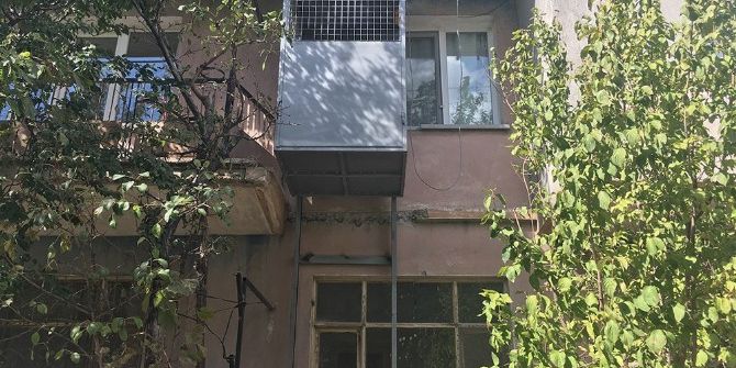 Dinar Belediyesi Engelli Kızın Evine Asansör Yaptı