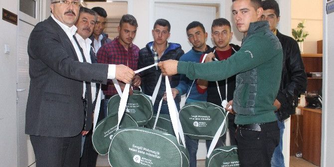 -Büyükşehir’den Asker Adaylarına Çanta