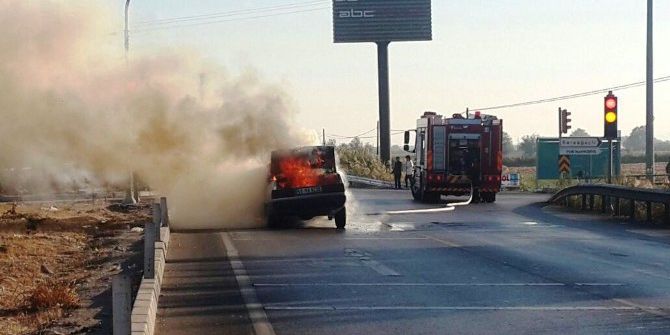Seyir Halindeki Araç Alev Alev Yandı