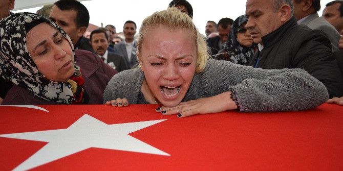 Şehidi Yağmur Altında 5 Bin Kişi Uğurladı