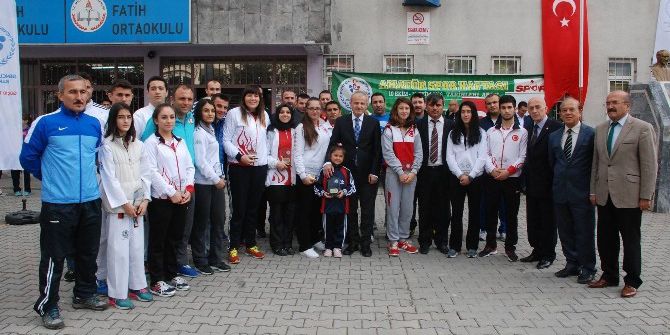 Bartın’da Spor Alanında ’Yıl Enleri’ Ödüllendirildi