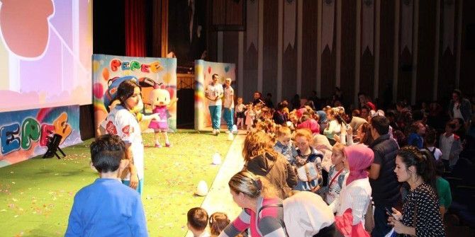 Çocuklar Pepee İle Eğlendi