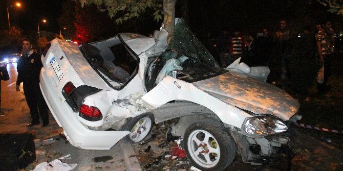 Hurdaya Dönen Otomobilden Sağ Çıktılar