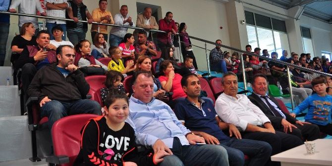 Manisa’nın Sultanlar’ı Galibiyetle Başladı