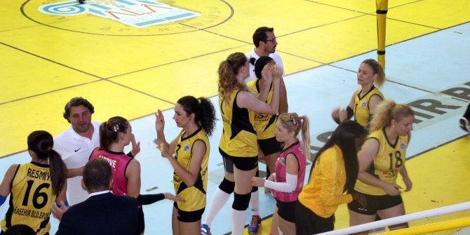 Alaşehir’in Sarı Melekleri 1. Lig’e ‘Merhaba’ Dedi Alaşehir Belediye Spor Bayan