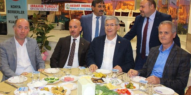 Konya Berberler Ve Kuaförler Odası Üyeleri Kahvaltıda Bir Araya Geldi