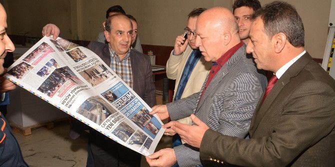 Başkan Sekmen, Zafer Medya Ofset Baskı Tesislerini Gezdi