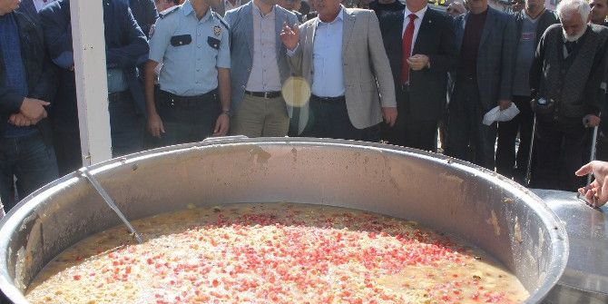 Kaymakamlık Ve Belediyeden Ortak Aşure Hayrı