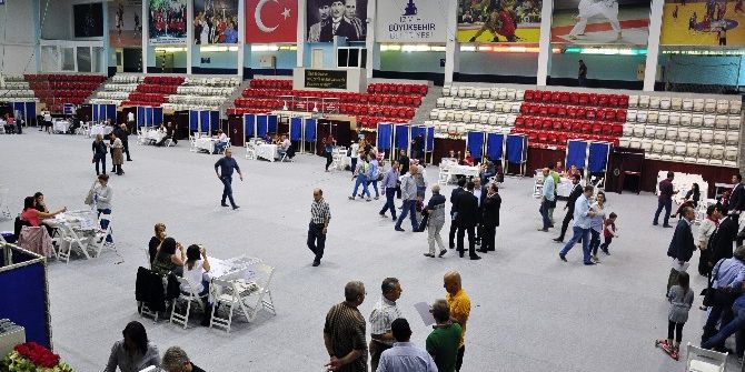 Aydın Özcan Yeniden İzmir Barosu Başkanı