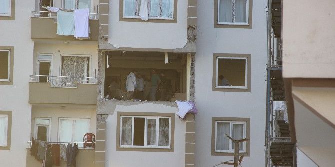 Kendini Patlatan Canlı Bombanın Evindeki Düzenek Araştırılıyor