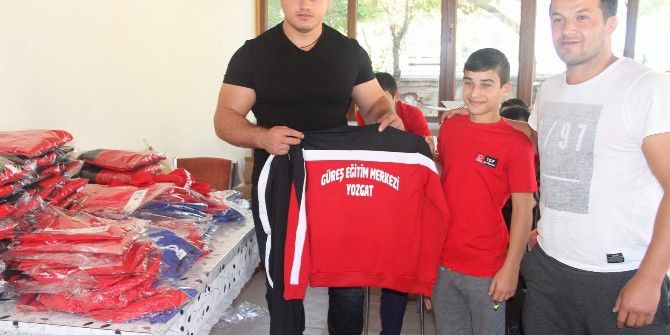 Milli Güreşçi Rıza Kayaalp’ten Örnek Davranış