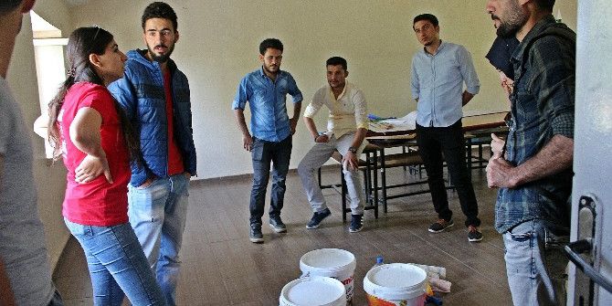 Tog Gönüllüleri Köy Okulunu Boyaladı