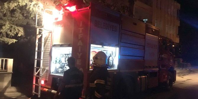 Bahçede Çıkan Yangın Binaya Ulaşmadan Söndürüldü