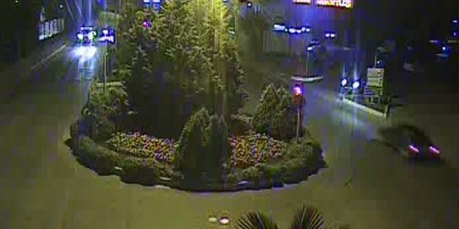 Otomobilin Takla Atma Anı Güvenlik Kamerasında