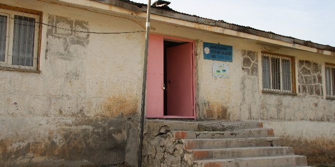 İlkokul Öğrencisinden Çıkan Haberlere Yalanlama