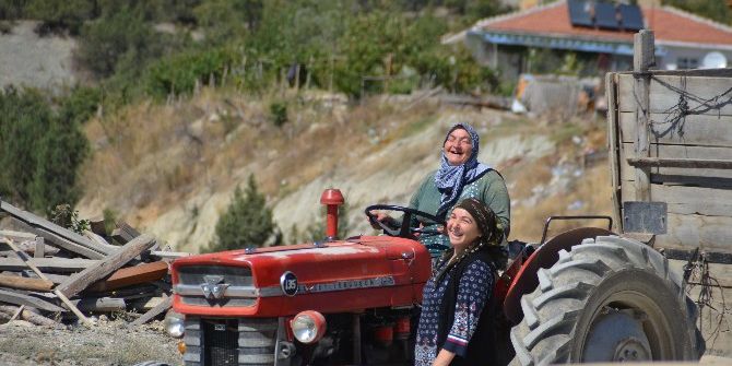Tosyalı Kadınların Traktör Marifeti