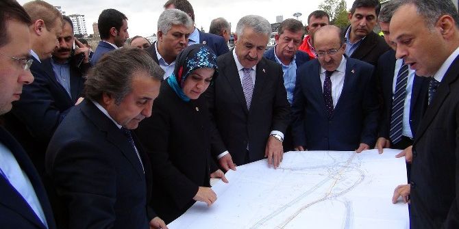 Yıldızlı Kavşağı Ve Akyazı Stadyumu Bağlantı Yolları Yıl Sonuna Kadar Tamamlanacak