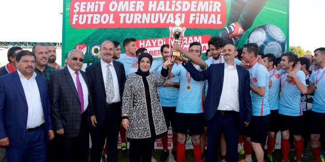 Şehit Ömer Halisdemir Futbol Turnuvası Sona Erdi
