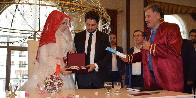 Malatya’da Protokolü Buluşturan Düğün‏