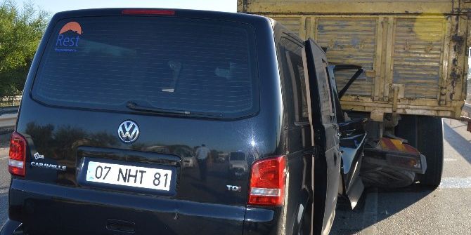 Bakan Çavuşoğlu’nun Kardeşi Kazada Yaralandı