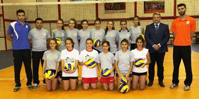 Yunusemre Belediyesi’nden Ata Spor Kulübü’ne Destek