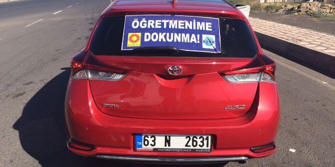 Otomobiline Afiş Asan Kadın Gözaltına Alındı