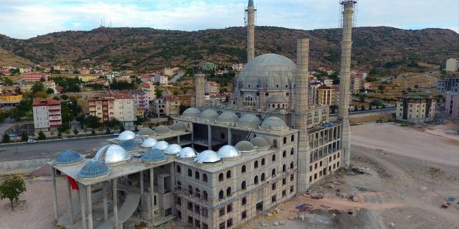 Nevşehir Külliyesi Hayırseverlerin Destekleriyle Yükseliyor