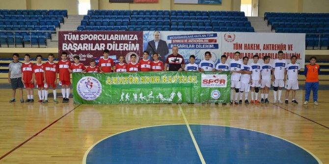 Bilecik Belediyesi Hentbol Yıldızlar Takımı 1’inci Oldu