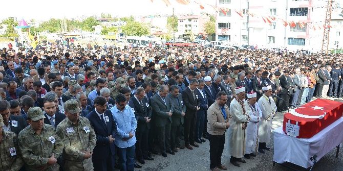 Şehit Uzman Çavuşu Binler Uğurladı
