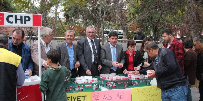 Chp Muharrem Ayı Dolayısıyla Aşure Dağıttı