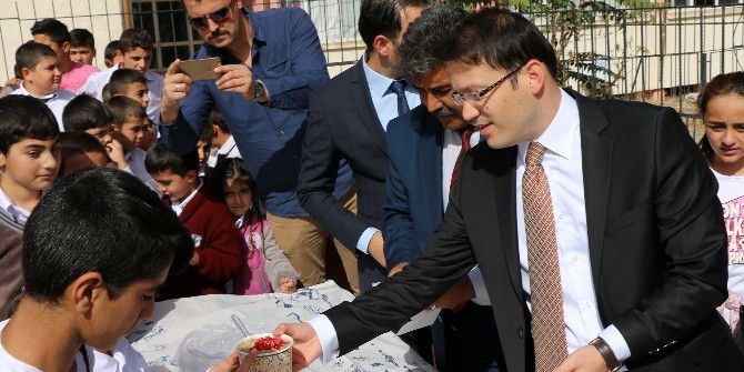 Sakarya Ortaokulu’nda Aşure İkramı