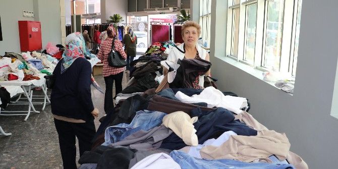 İkinci El Kıyafetlerin Geliri Sokak Hayvanlarına