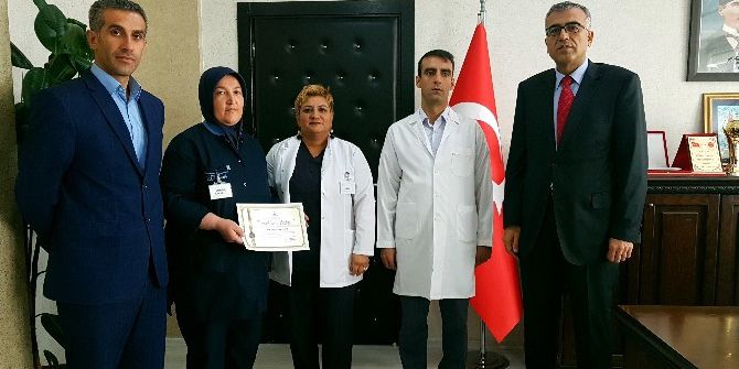 Altın Bulan Temizlik Görevlisine Teşekkür Belgesi