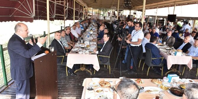 Vali Çakacak, Muhtarlarla Bir Araya Geldi