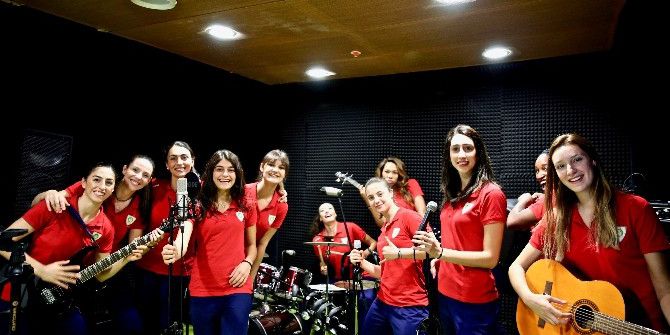 Sahanın Sultanları Müzikte De İddialı