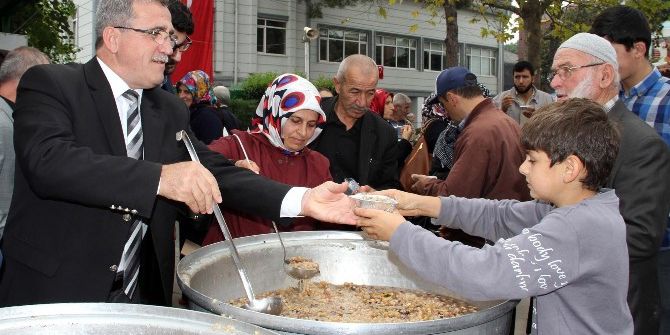Akyazı Belediyesi Aşure Dağıtacak